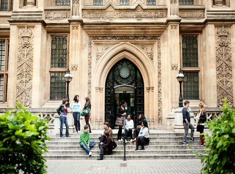 10 beste Universitäten in England für internationale Studierende 2022
